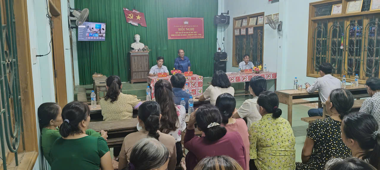 Tiếp xúc cử tri tại thôn Diêu Tường